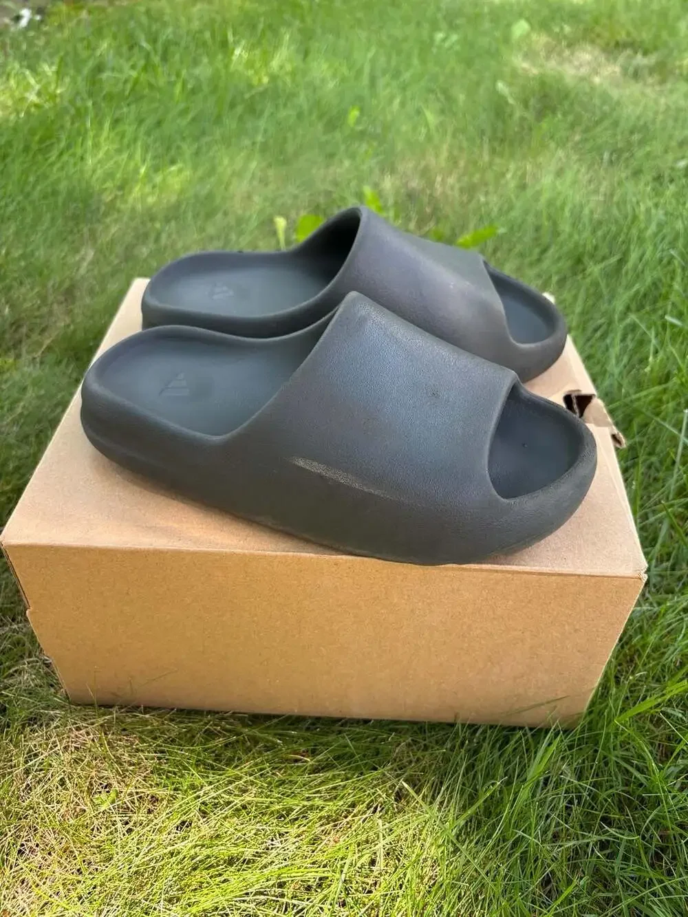 Size 5- Adidas Yeezy Slide Dark Onyx ID5103